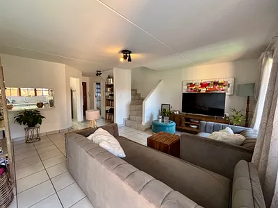 2 Bedroom Townhouse For Sale in Roodepoort - k2c8.webp