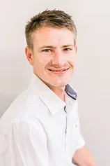 Leahan Retief - umNK.webp