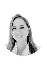 Larissa Clinton - wceX.webp