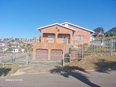 4 Bedroom House For Sale in Durban - XhFg.webp