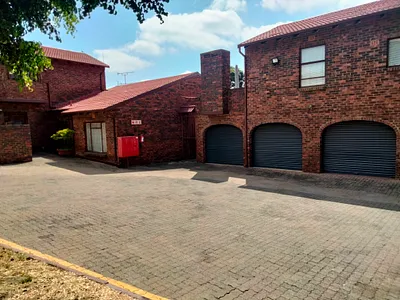 2 Bedroom Townhouse For Sale in Randburg - img
