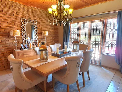4 Bedroom House For Sale in Uitenhage - GgmA.webp