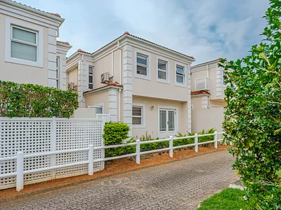 3 Bedroom Apartment For Sale in Umhlanga - X0u4.webp