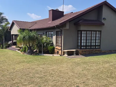 3 Bedroom House For Sale in Witbank - Wc4L.webp