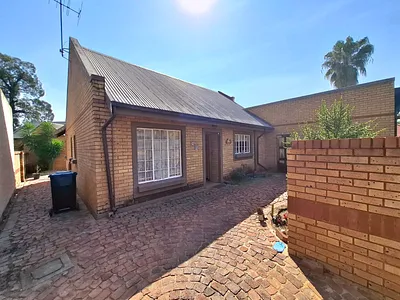 2 Bedroom House For Sale in Pretoria - 994S.webp