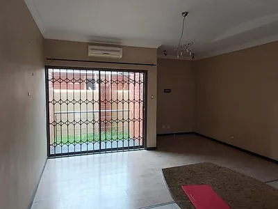2 Bedroom Apartment For Sale in Vanderbijlpark - Uql1.webp