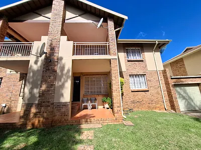 2 Bedroom Townhouse For Sale in Pretoria - Uhik.webp
