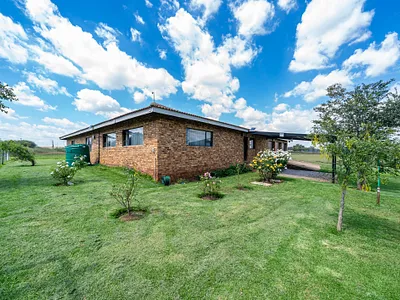 Farm For Sale in Brakpan - UaGM.webp