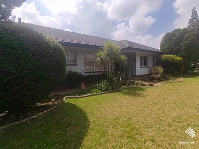 4 Bedroom House For Sale in Risiville, Vereeniging - oQ2u.webp