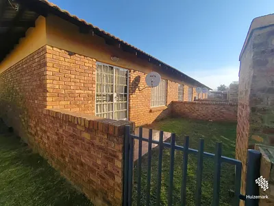 2 Bedroom Townhouse For Sale in Sasolburg - UE2T.webp
