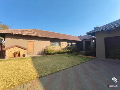 5 Bedroom House For Sale in Sasolburg - pljY.webp