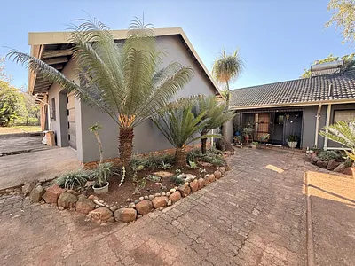 4 Bedroom House For Sale in Newcastle - GhhP.webp