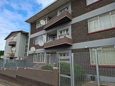 2 Bedroom Apartment For Sale in Uitenhage - m032.webp