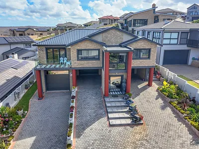 4 Bedroom House For Sale in Hartenbos - pQql.webp