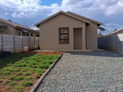 3 Bedroom House For Sale in Sebokeng - U6O0.webp