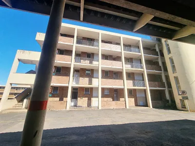 1 Bedroom Townhouse For Sale in Empangeni - fo8L.webp