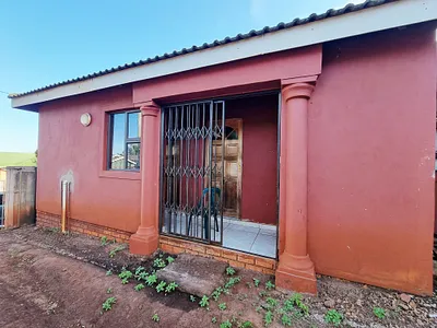 2 Bedroom House For Sale in Empangeni - XJUh.webp