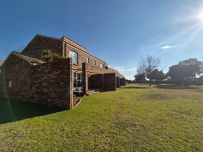 2 Bedroom Townhouse For Sale in Sasolburg - LszT.webp