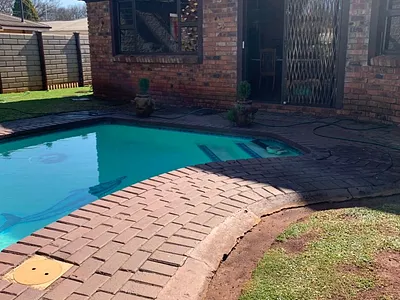 3 Bedroom House For Sale in Vanderbijlpark - Mt1a.webp
