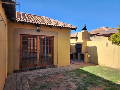 3 Bedroom Townhouse For Sale in Polokwane - lEod.webp
