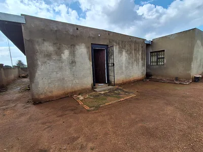 4 Bedroom House For Sale in Sebokeng - 241j.webp