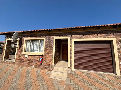 3 Bedroom Townhouse For Sale in Polokwane - ZaNo.webp