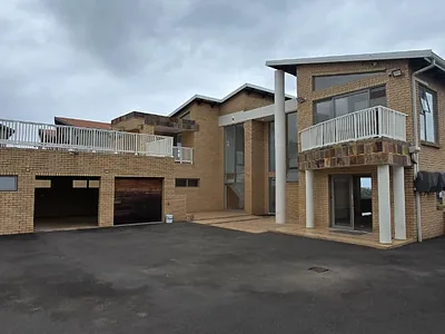 4 Bedroom House For Sale in La Mercy - mzaN.webp