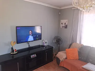 3 Bedroom House For Sale in Clayville, Midrand - 0od9.webp