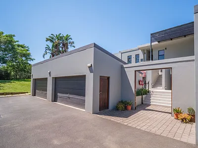 3 Bedroom Apartment For Sale in Ballito - kn0R.webp