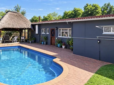 3 Bedroom House For Sale in Sasolburg - R1ik.webp