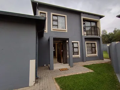 3 Bedroom House For Sale in Akasia - HfE6.webp