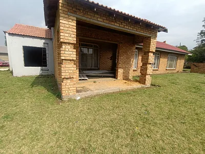 3 Bedroom House For Sale in Vereeniging - YQIL.webp