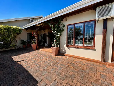 5 Bedroom House For Sale in Durban - gtAc.webp