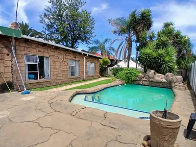 4 Bedroom House For Sale in Brakpan - iLZo.webp