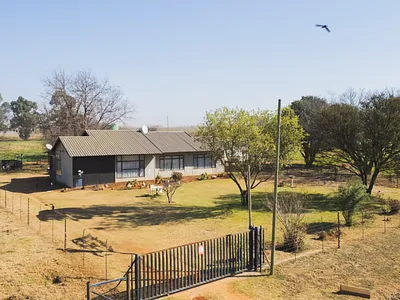 Farm For Sale in Delmas - M34J.webp