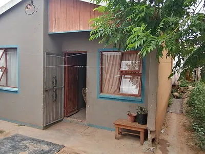 2 Bedroom House For Sale in Uitenhage - nJEJ.webp