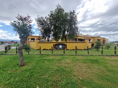 4 Bedroom House For Sale in Uitenhage - img