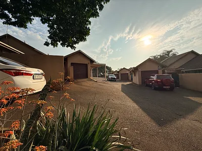 3 Bedroom Townhouse For Sale in Empangeni - 09mP.webp
