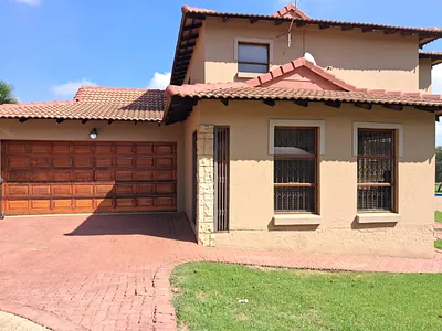 4 Bedroom House For Sale in Risiville, Vereeniging - ijVo.webp