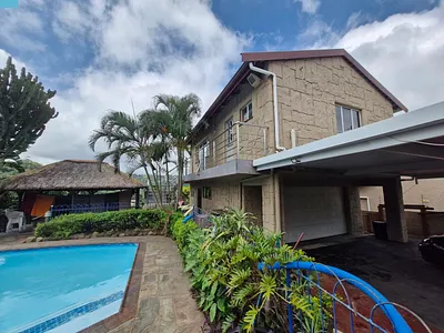 4 Bedroom House For Sale in Queensburgh - img
