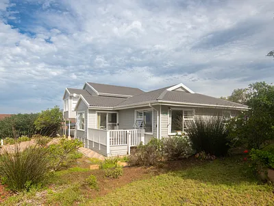4 Bedroom House For Sale in Groot Brakrivier - vqt2.webp