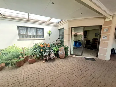 3 Bedroom Townhouse To Rent in Vereeniging - AYKt.webp