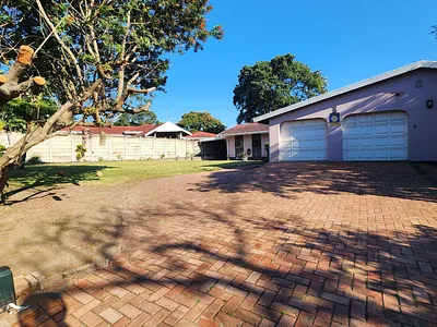 4 Bedroom House For Sale in Richards Bay - 9wjC.webp