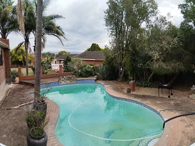 4 Bedroom House For Sale in Uitenhage - VNzJ.webp