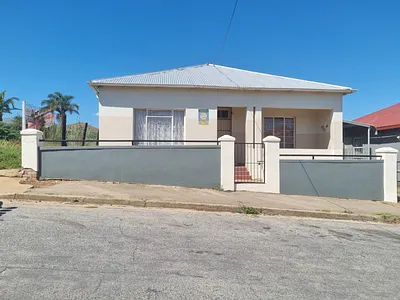 3 Bedroom House For Sale in Uitenhage - RroV.webp