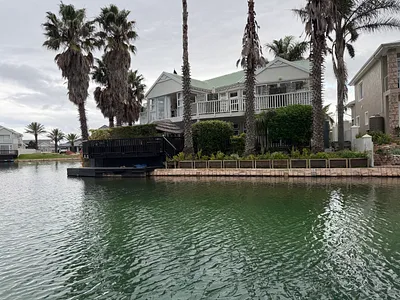 6 Bedroom House For Sale in Jeffreys Bay - y1ol.webp