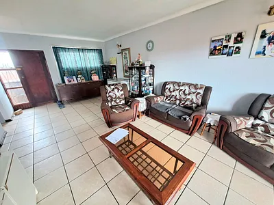 3 Bedroom Apartment For Sale in Vereeniging - IBlw.webp