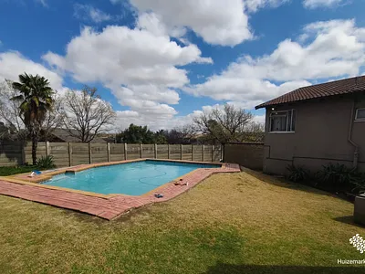 3 Bedroom House For Sale in Sasolburg - se7r.webp