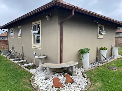 2 Bedroom House For Sale in Benoni - L0nc.webp