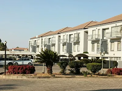 3 Bedroom Apartment For Sale in Brakpan - tBen.webp